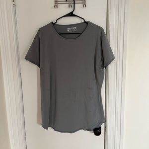 Alphalete Grey ESSENTIAL LIFESTYLE SCOOP TEE Size Large